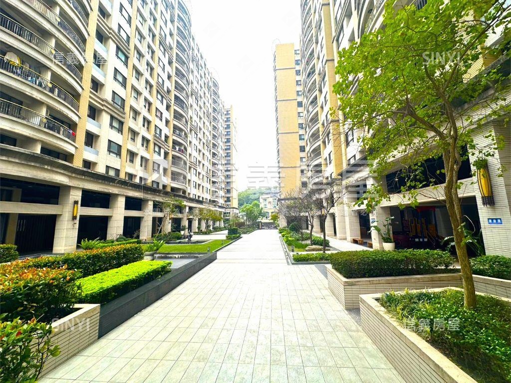 國際湯城美裝潢宅房屋室內格局與周邊環境