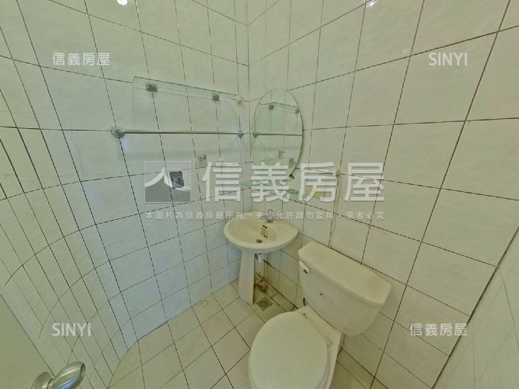 中壢。面公園。獨院別墅房屋室內格局與周邊環境