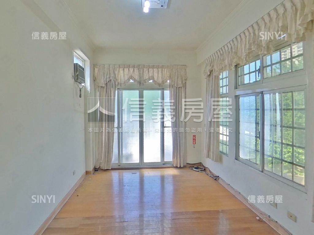 中壢。面公園。獨院別墅房屋室內格局與周邊環境