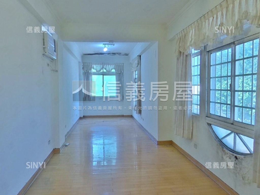 中壢。面公園。獨院別墅房屋室內格局與周邊環境