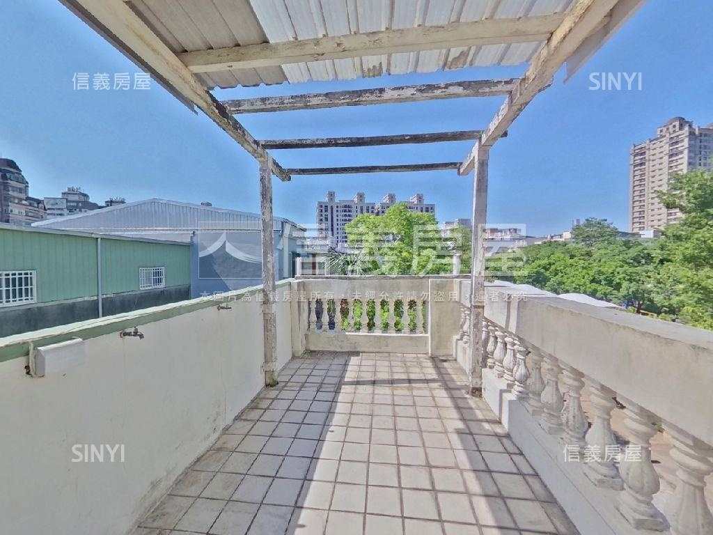 中壢。面公園。獨院別墅房屋室內格局與周邊環境