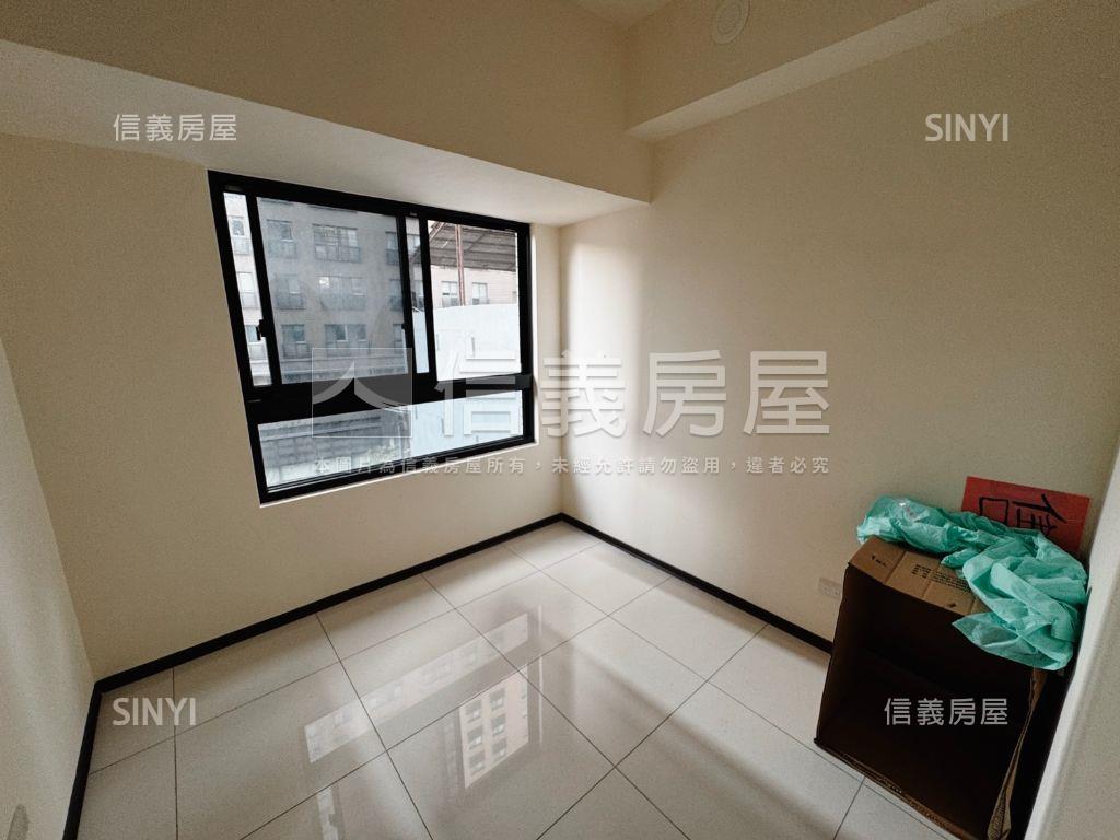 七張捷運三房新屋房屋室內格局與周邊環境