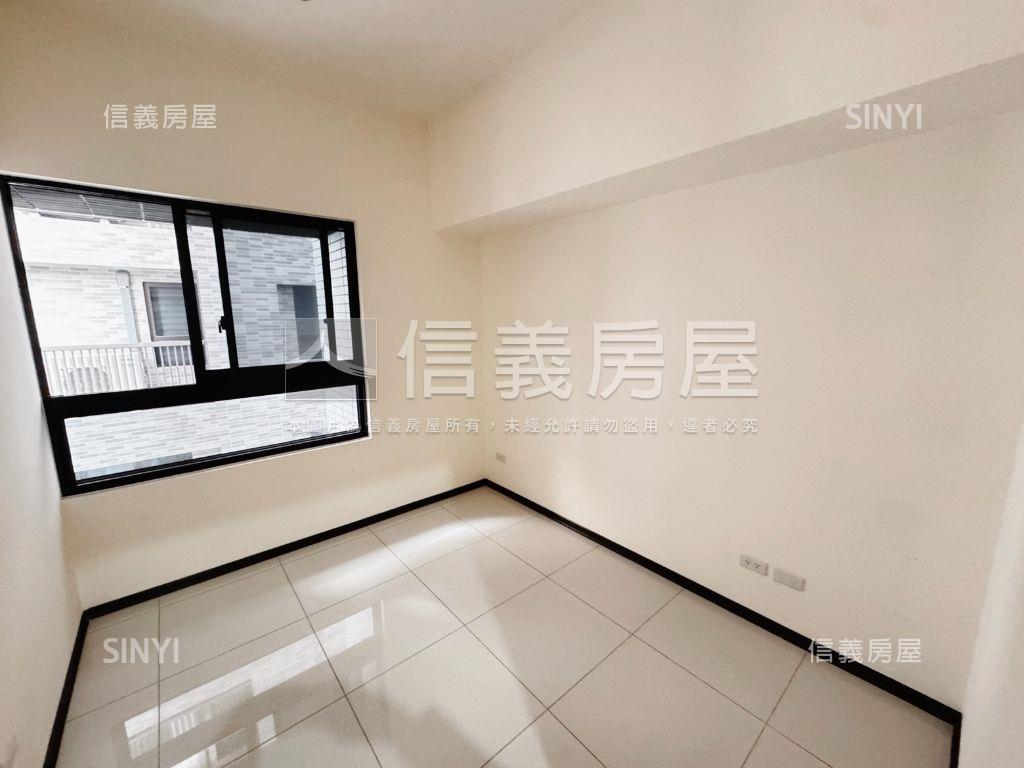 七張捷運三房新屋房屋室內格局與周邊環境