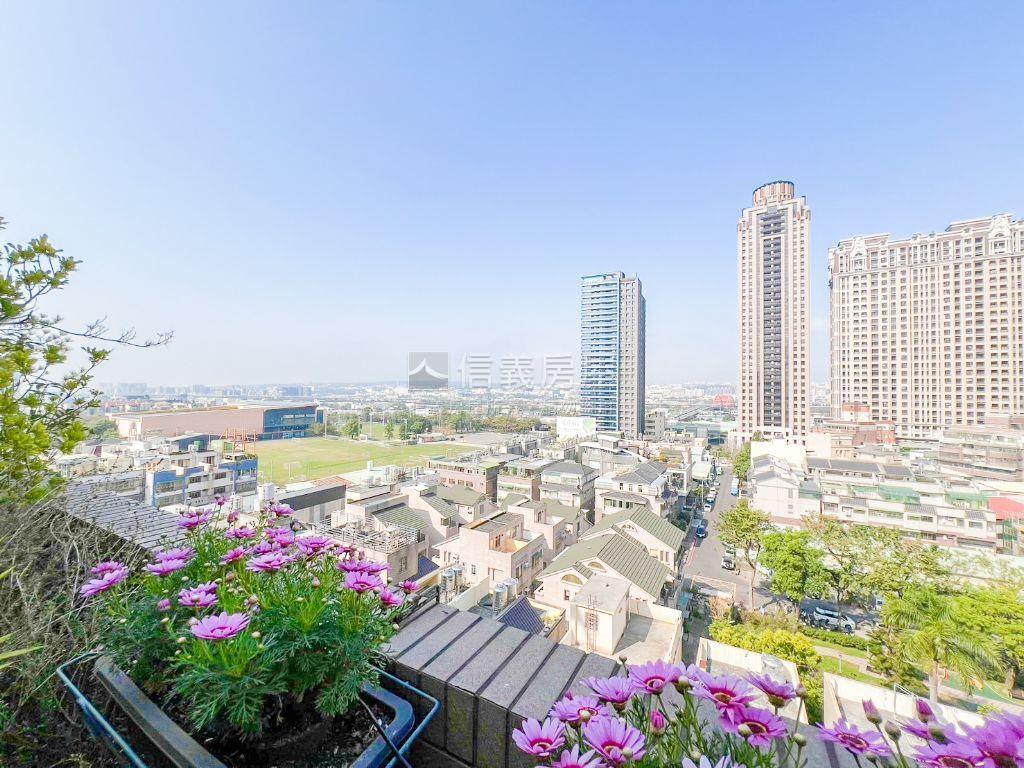 時代之上七期樓中樓露台戶房屋室內格局與周邊環境