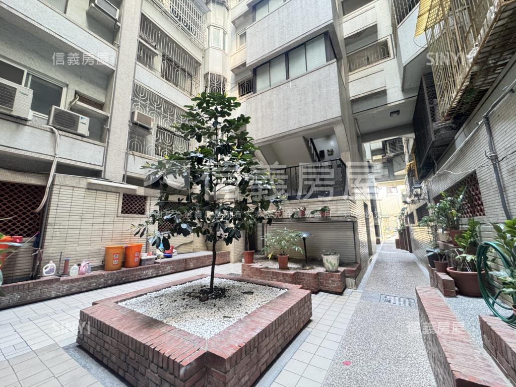 鹽埕捷運旁復古４＋１房房屋室內格局與周邊環境