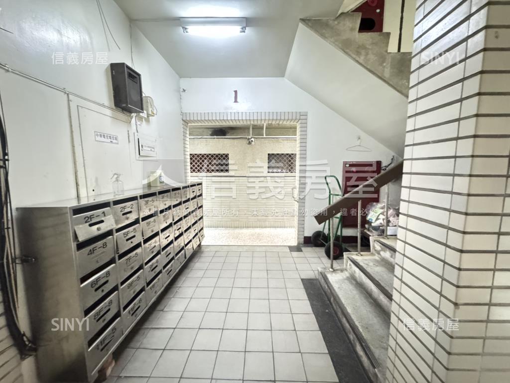 鹽埕捷運旁復古４＋１房房屋室內格局與周邊環境