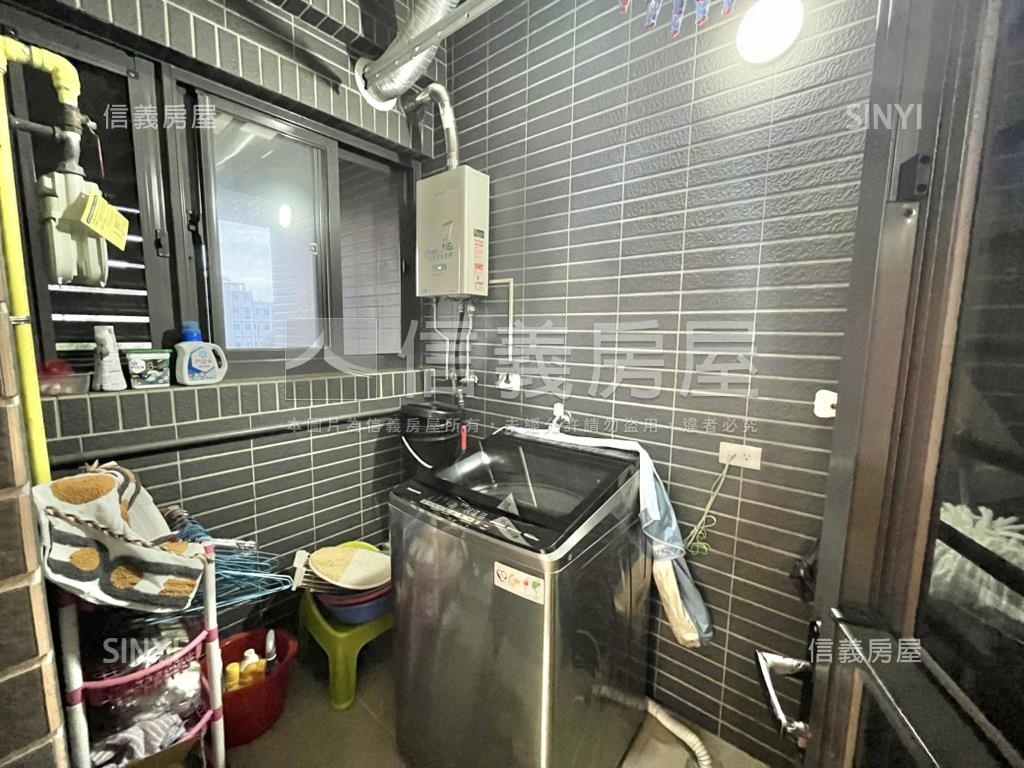 瑞典綠洲兩房平車房屋室內格局與周邊環境