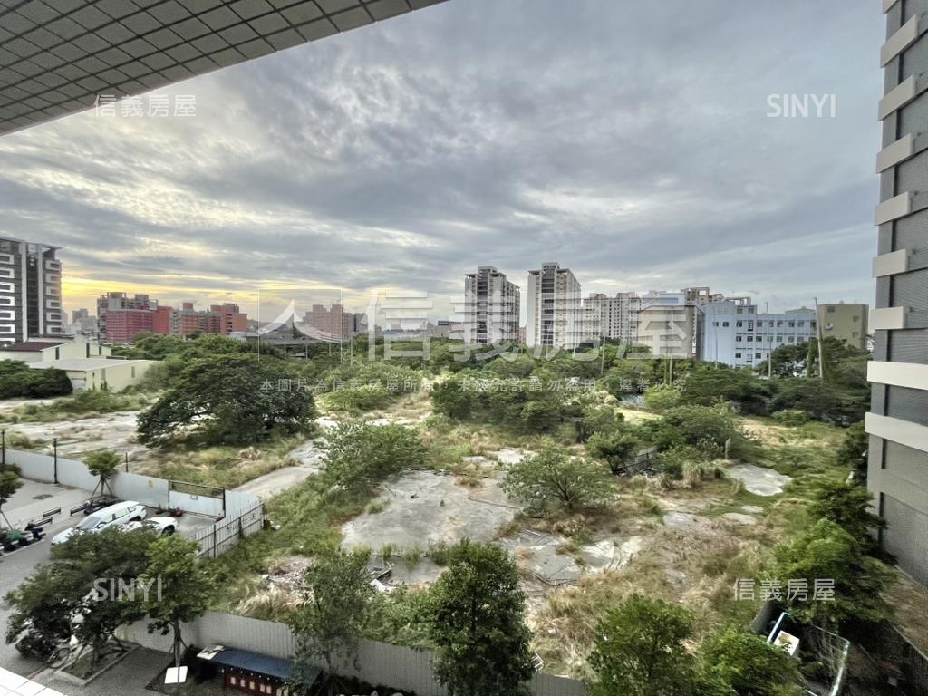 瑞典綠洲兩房平車房屋室內格局與周邊環境