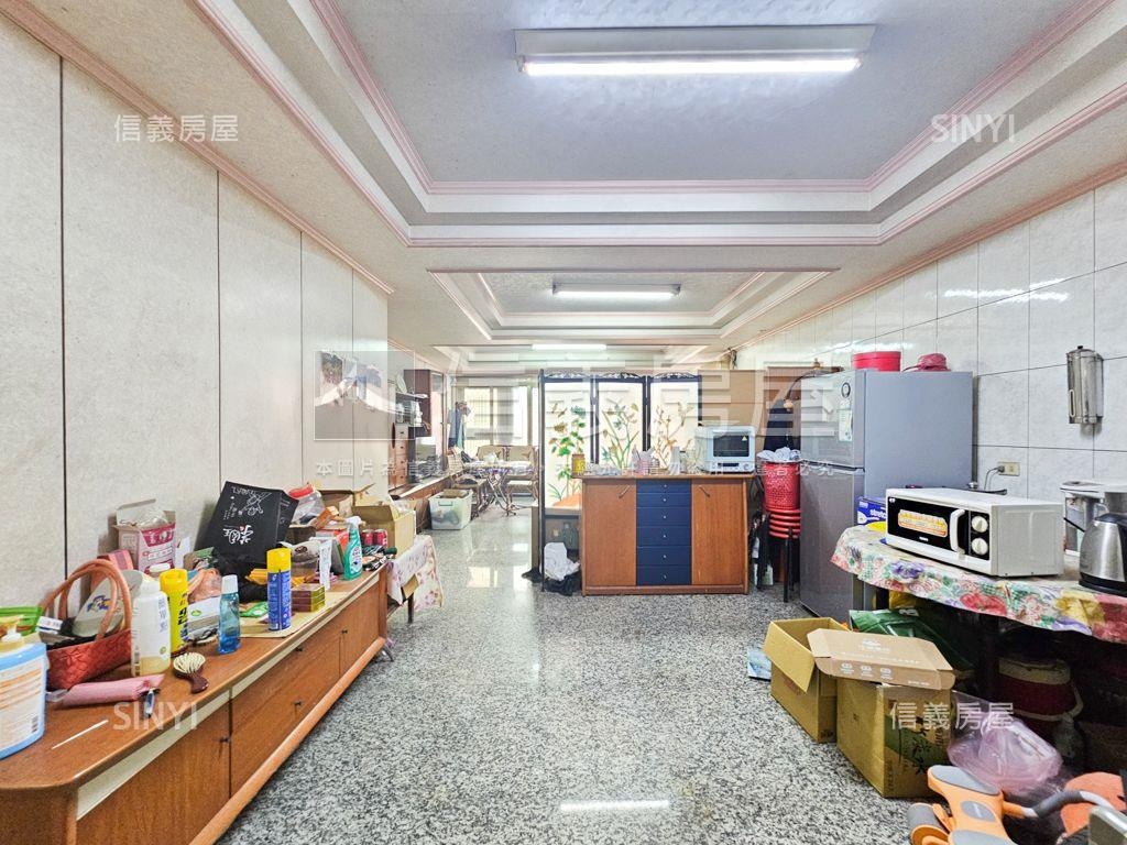 華勛市場旁活巷透天房屋室內格局與周邊環境