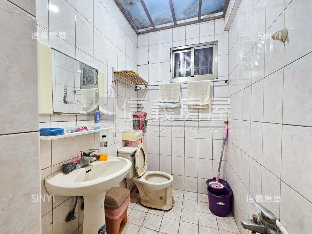 華勛市場旁活巷透天房屋室內格局與周邊環境