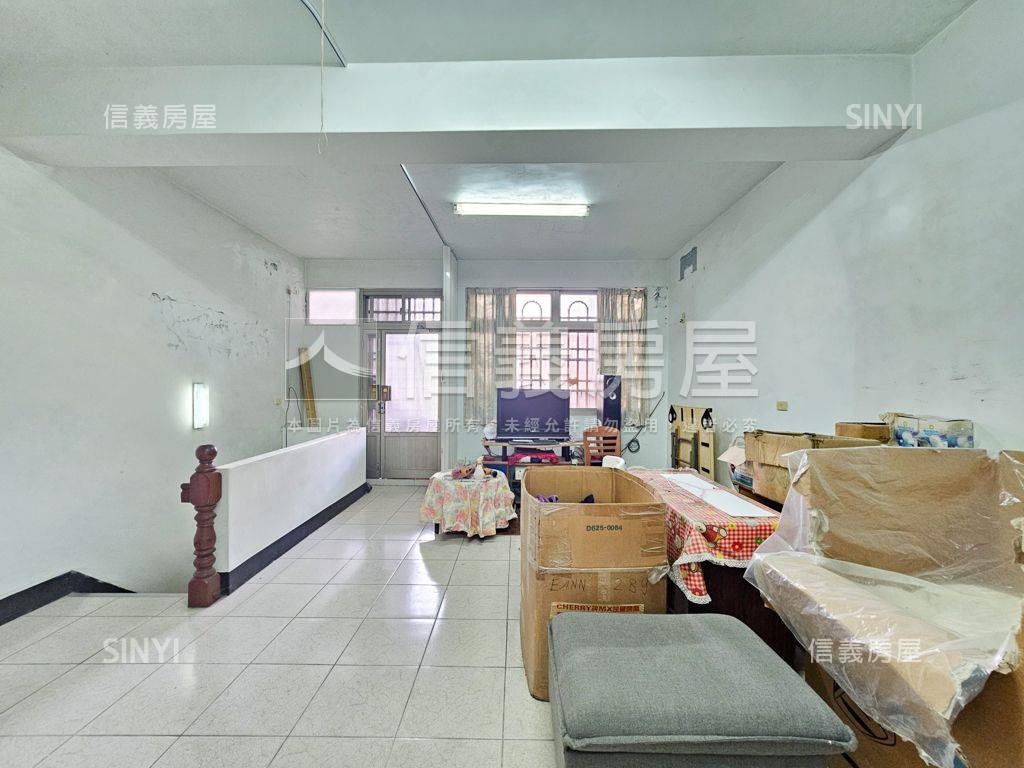 華勛市場旁活巷透天房屋室內格局與周邊環境