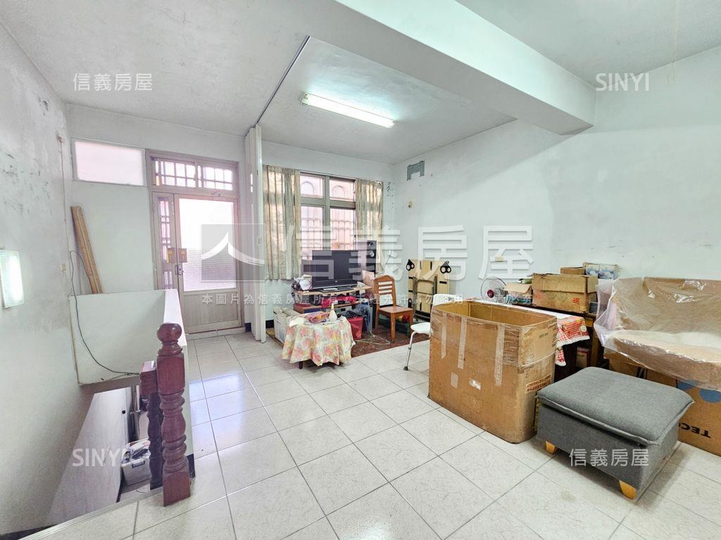 華勛市場旁活巷透天房屋室內格局與周邊環境