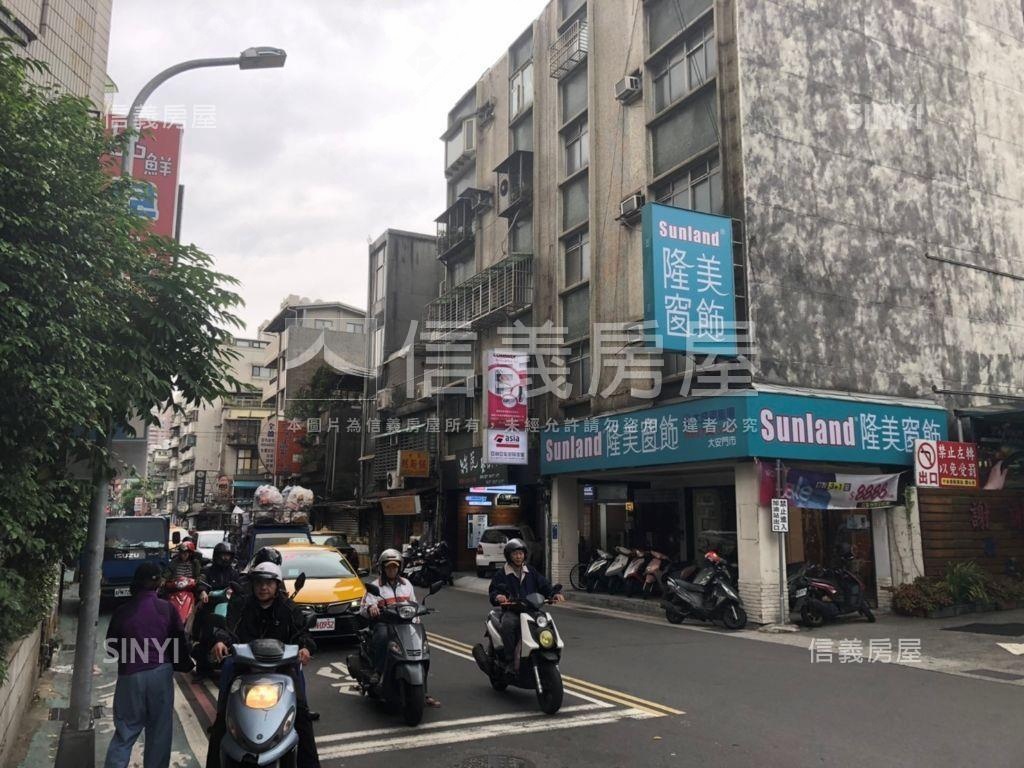 十字路口金店面房屋室內格局與周邊環境