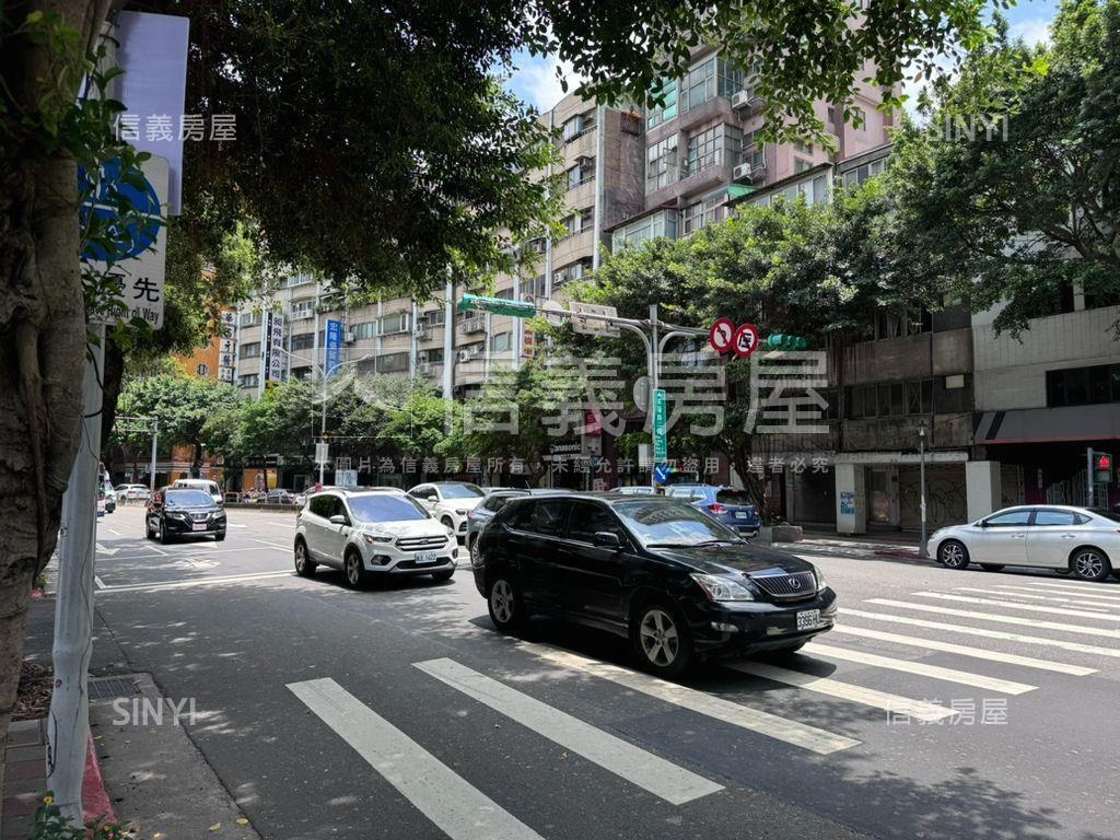 十字路口金店面房屋室內格局與周邊環境