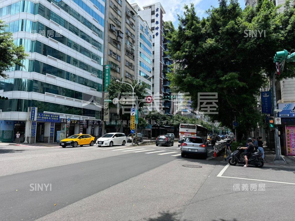 十字路口金店面房屋室內格局與周邊環境