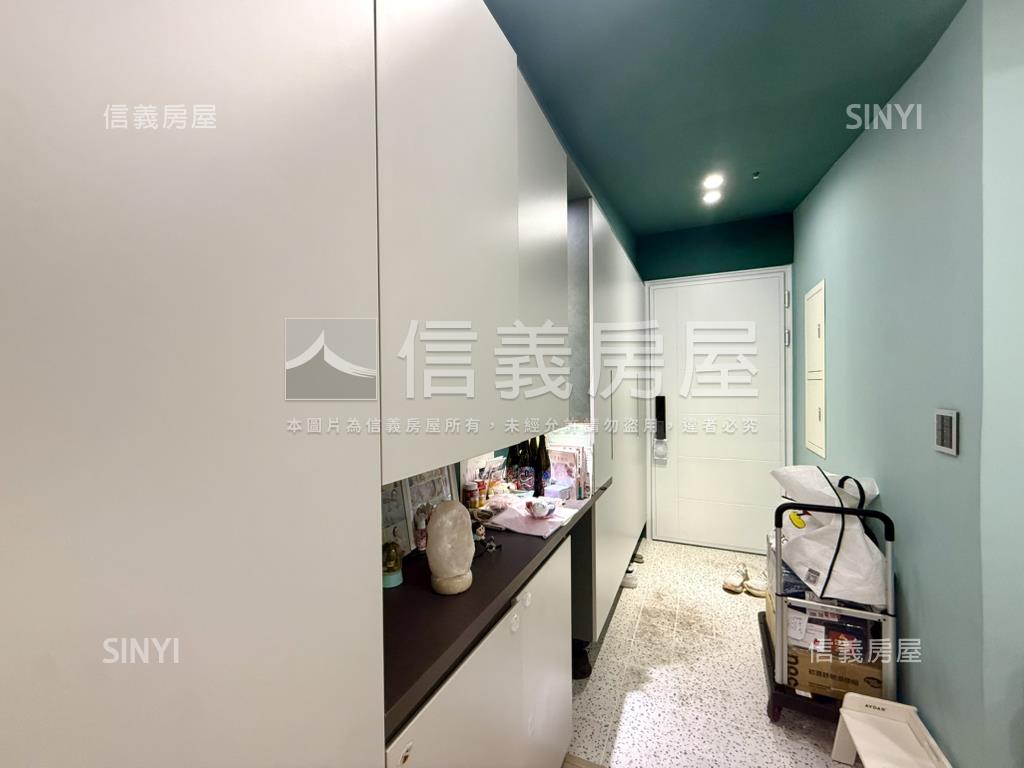 專任帝國邊間質感三房車位房屋室內格局與周邊環境