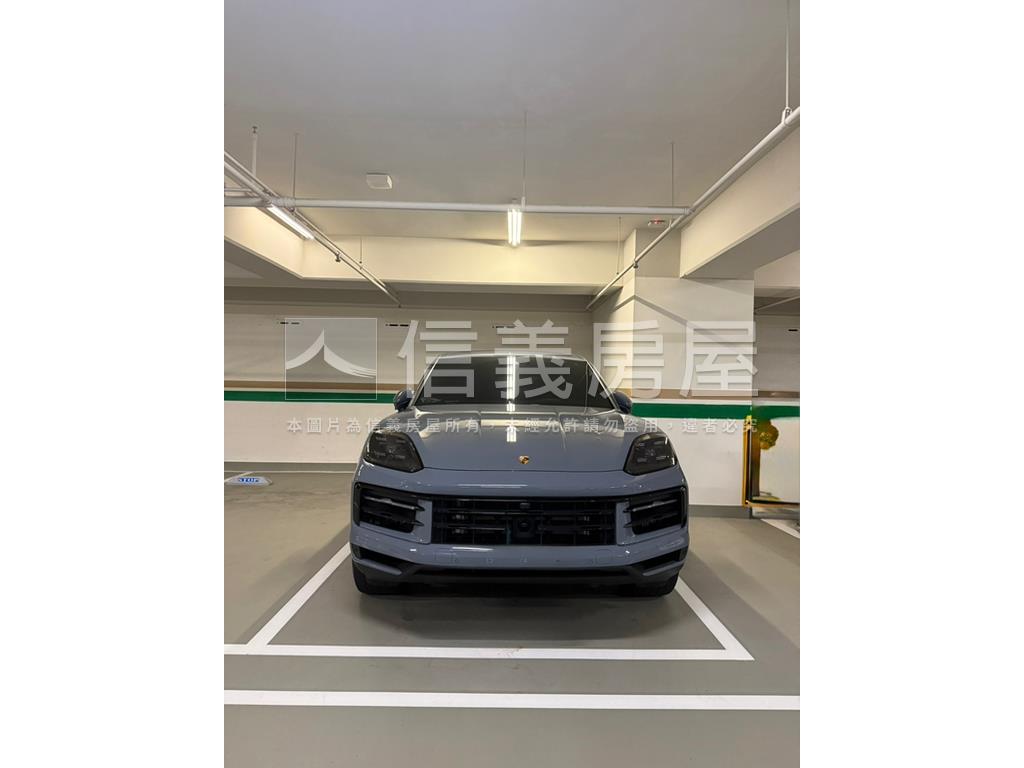 專任帝國邊間質感三房車位房屋室內格局與周邊環境