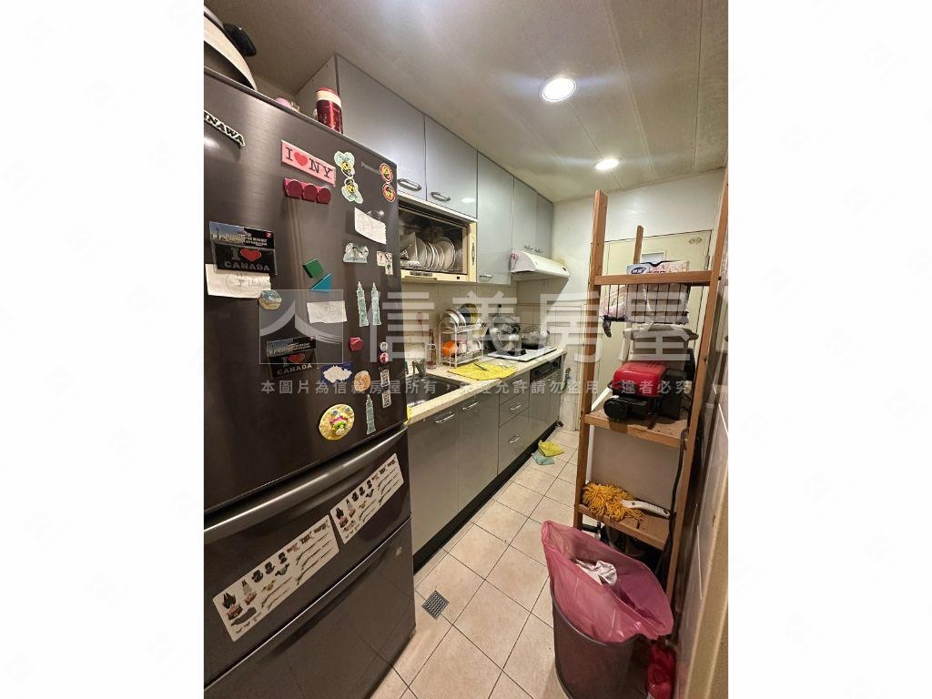 面校園三房美廈房屋室內格局與周邊環境