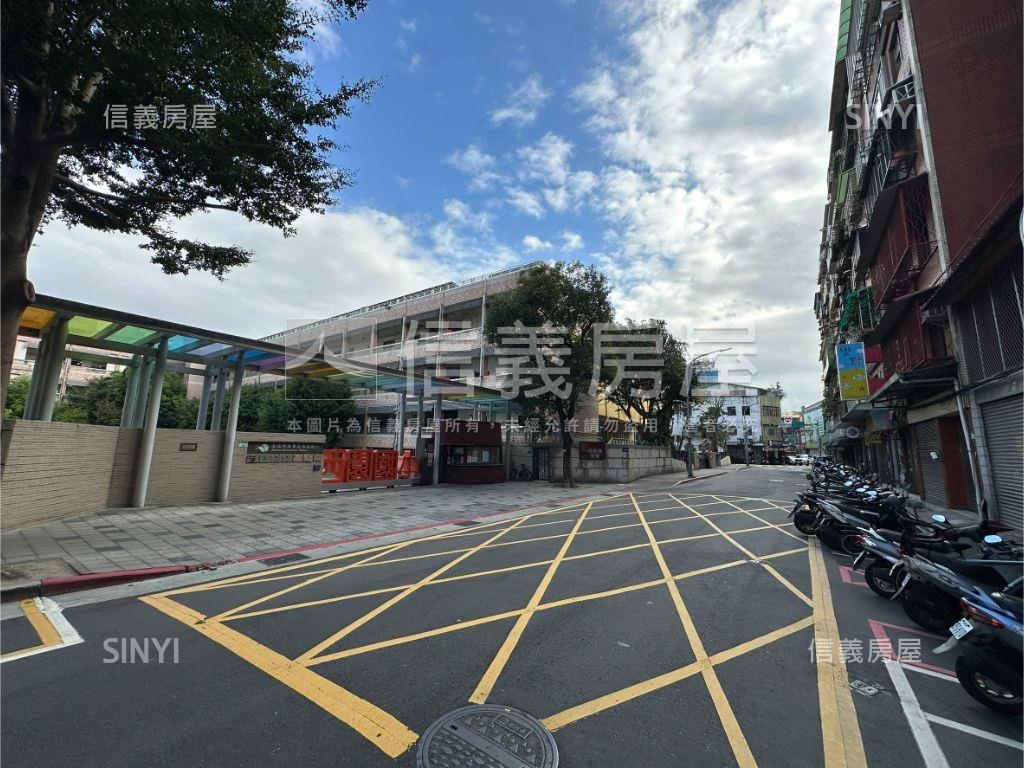 面校園三房美廈房屋室內格局與周邊環境