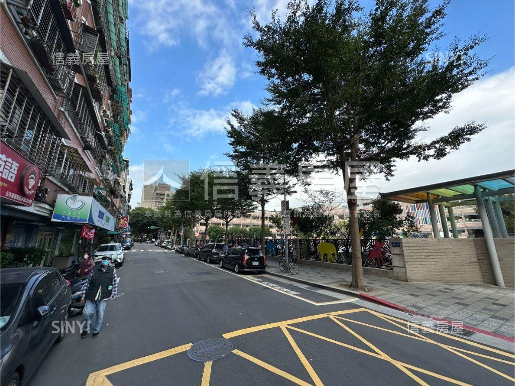 面校園三房美廈房屋室內格局與周邊環境