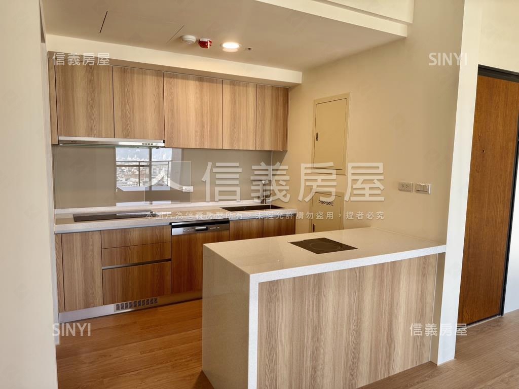 鄉林圓頂稀有高樓２衛車位房屋室內格局與周邊環境