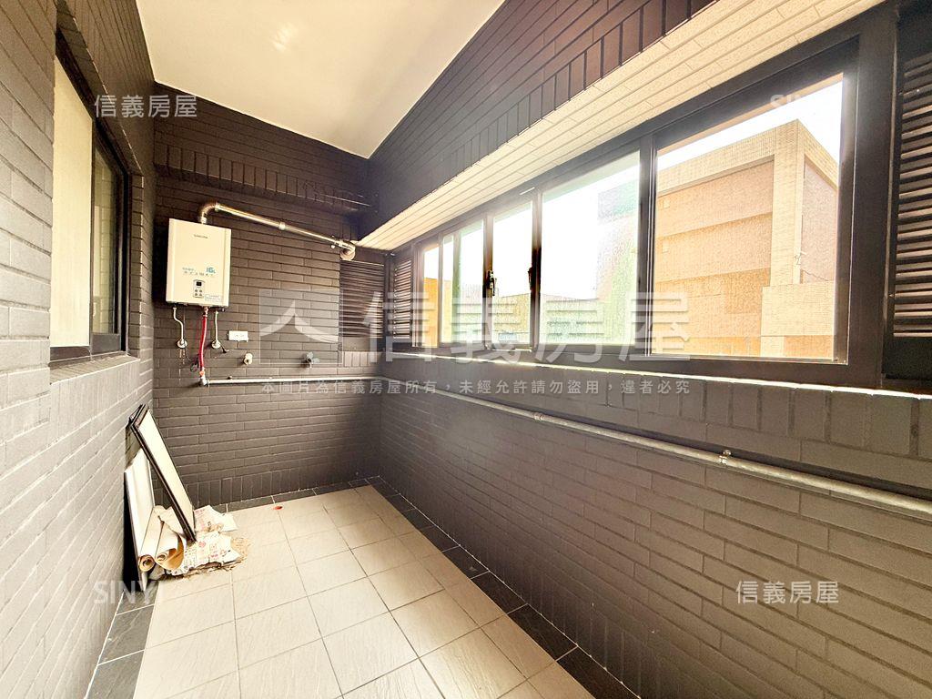 先看這間！面公園景觀宅房屋室內格局與周邊環境