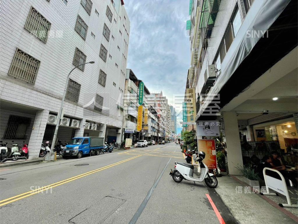 昂峰惟美☆辦公室露臺戶房屋室內格局與周邊環境