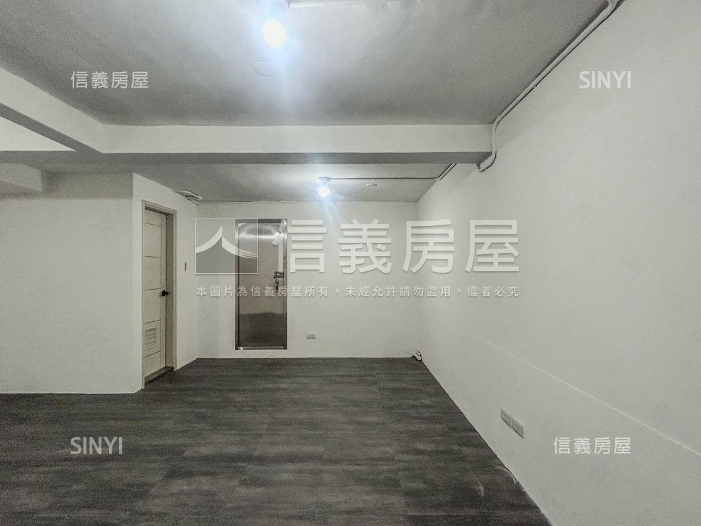 建國正路燙金透店房屋室內格局與周邊環境