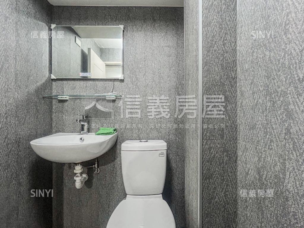 建國正路燙金透店房屋室內格局與周邊環境