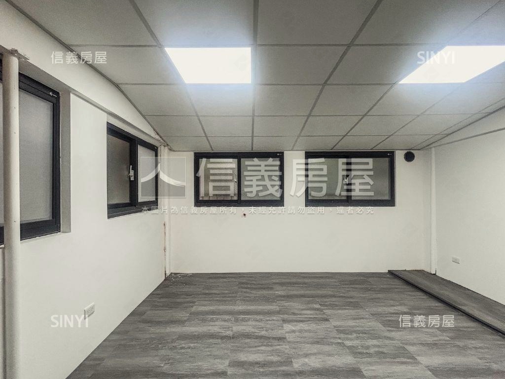 建國正路燙金透店房屋室內格局與周邊環境