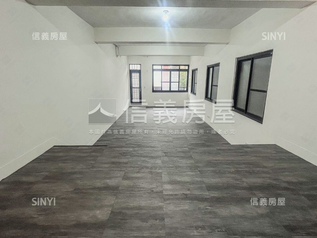 建國正路燙金透店房屋室內格局與周邊環境