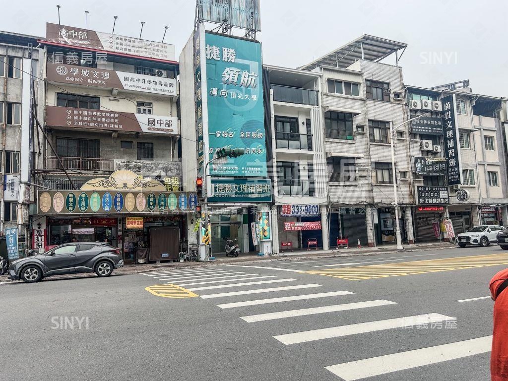 建國正路燙金透店房屋室內格局與周邊環境