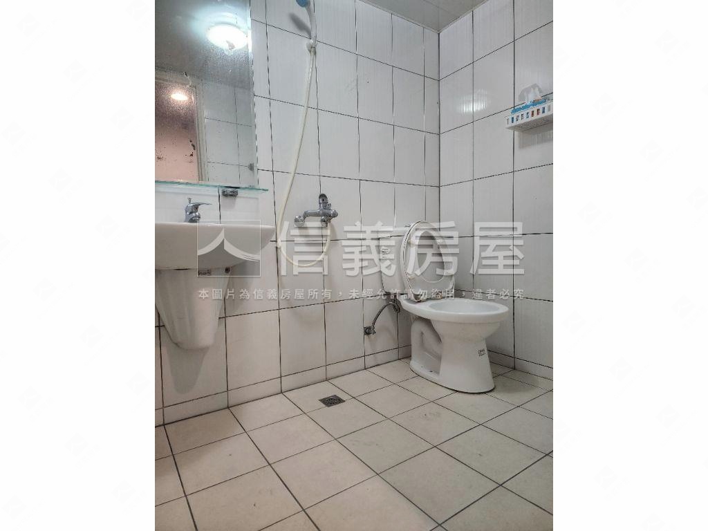 近桃園未來三鐵共構金店面房屋室內格局與周邊環境