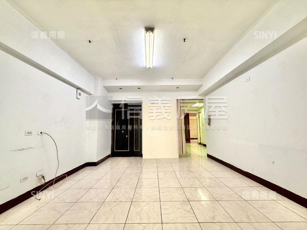 建工商圈邊間三房房屋室內格局與周邊環境