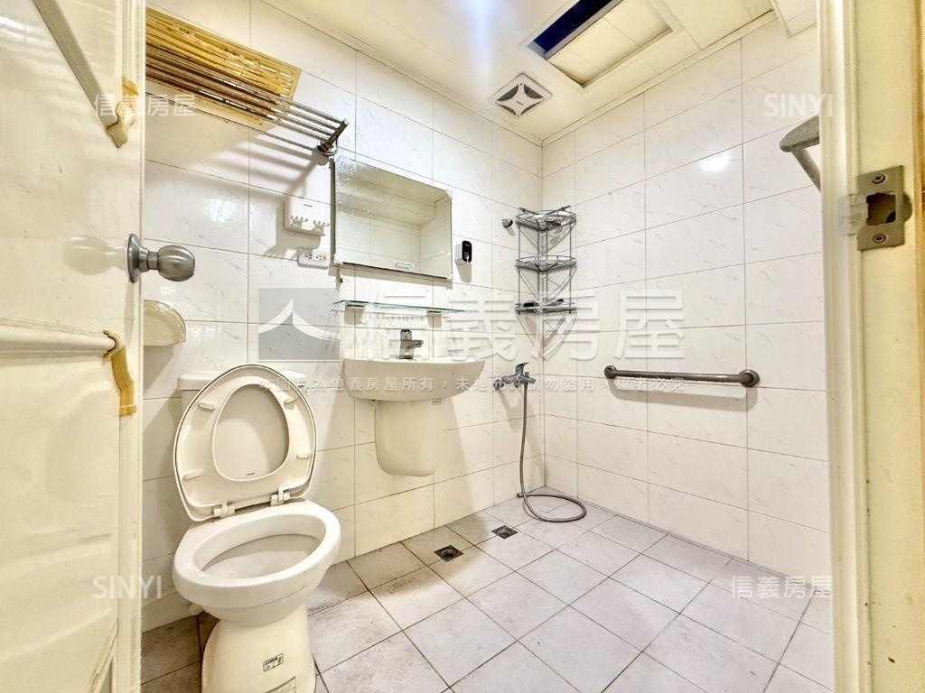 建工商圈邊間三房房屋室內格局與周邊環境