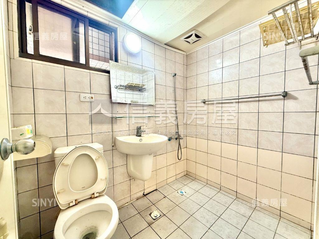 建工商圈邊間三房房屋室內格局與周邊環境