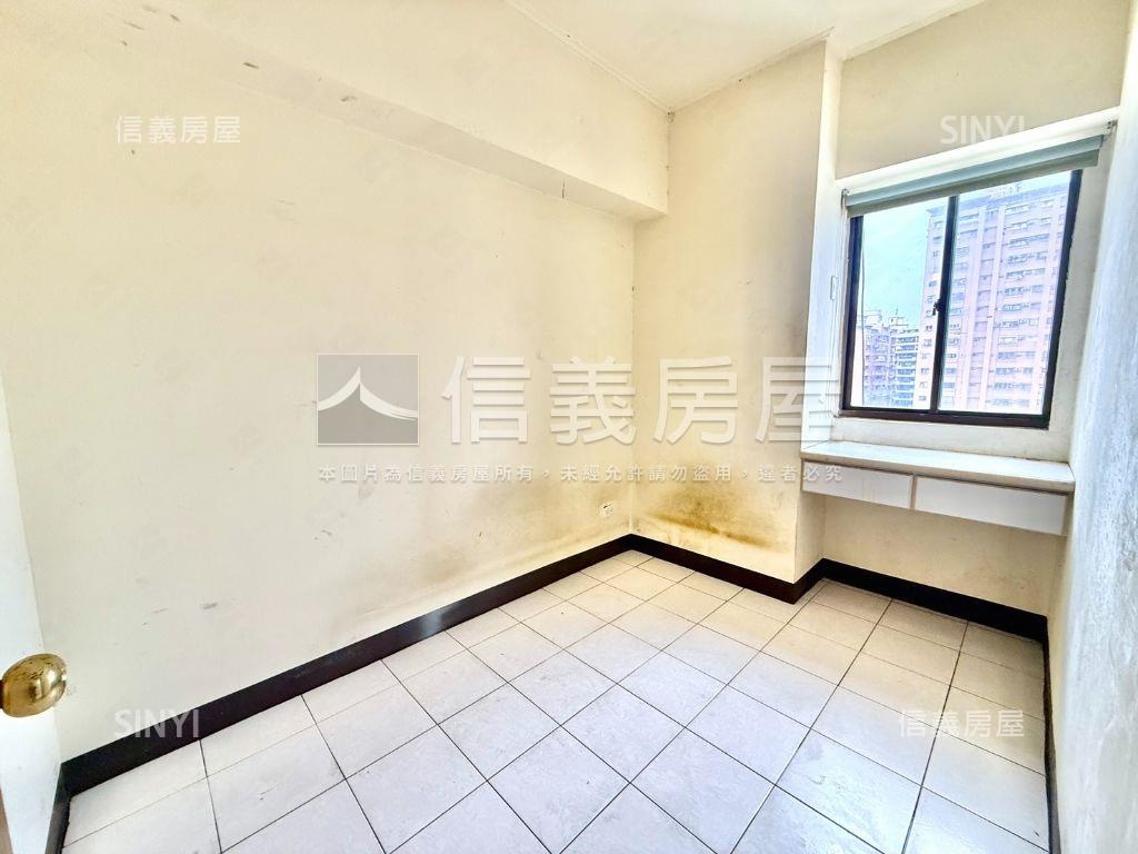 建工商圈邊間三房房屋室內格局與周邊環境