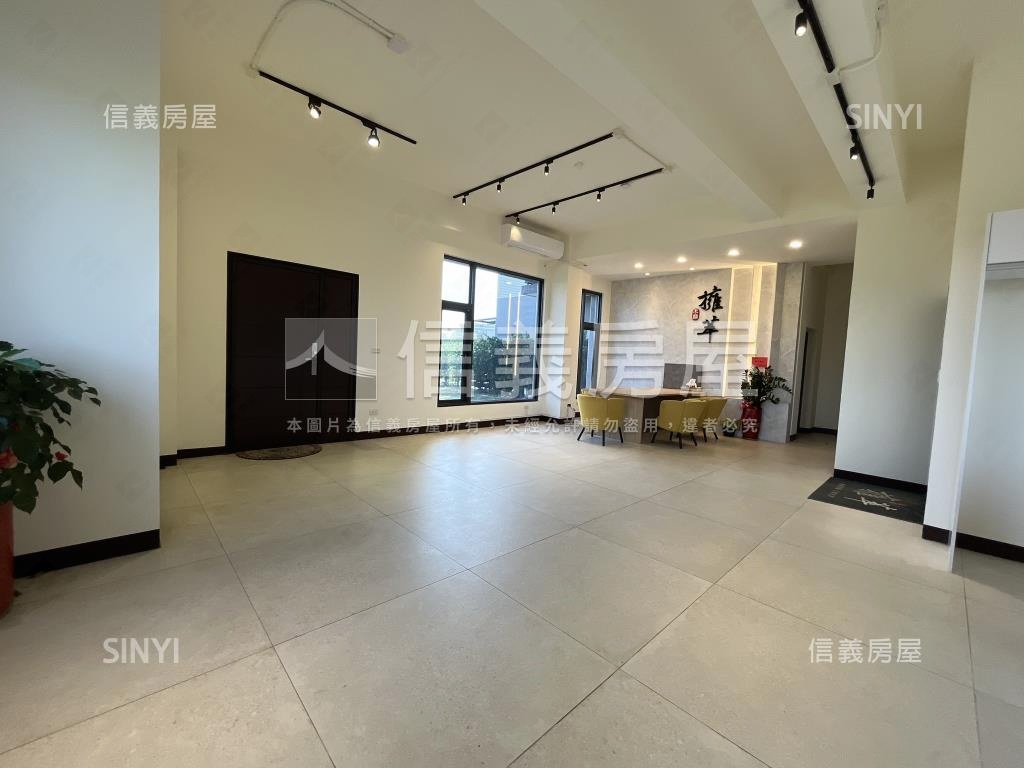 全新擁萃裝潢電梯別墅Ａ房屋室內格局與周邊環境