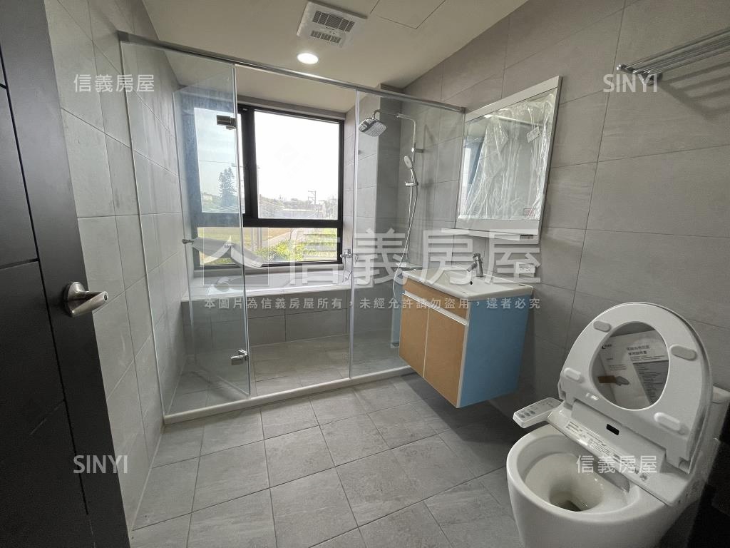 全新擁萃裝潢電梯別墅Ａ房屋室內格局與周邊環境