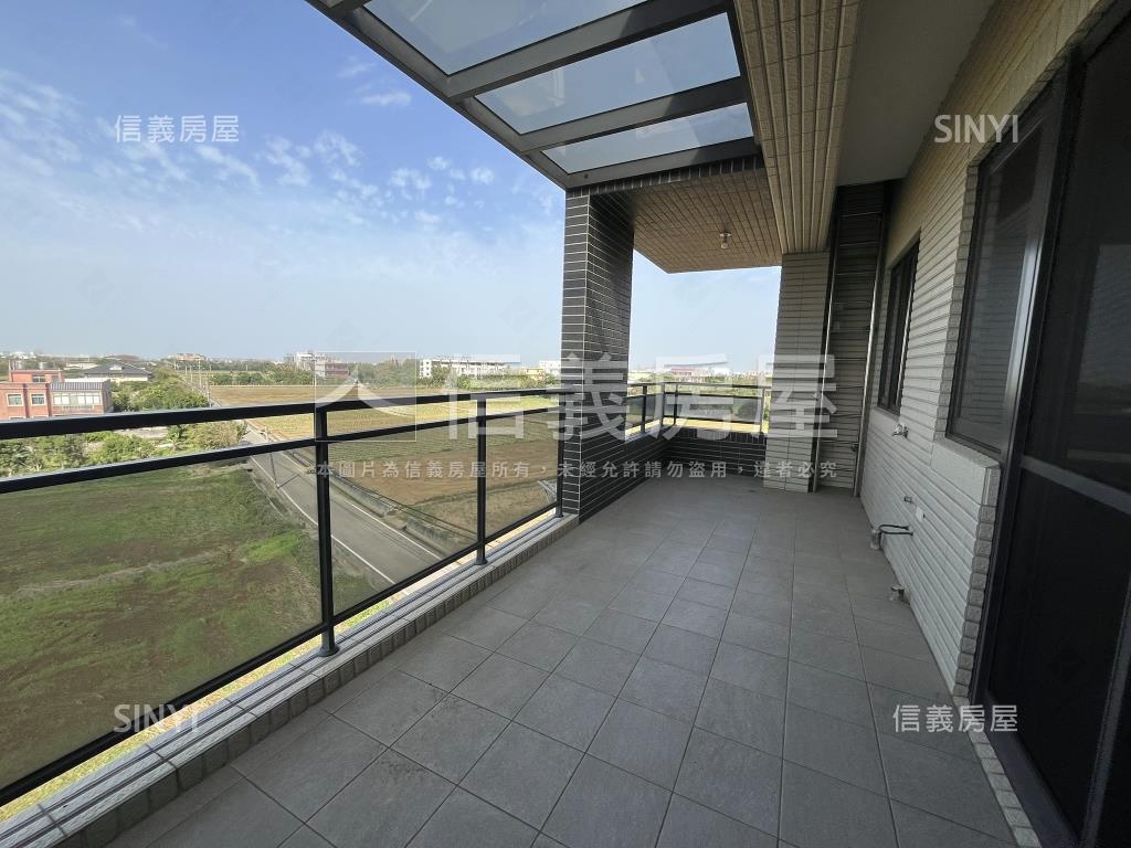 全新擁萃裝潢電梯別墅Ａ房屋室內格局與周邊環境