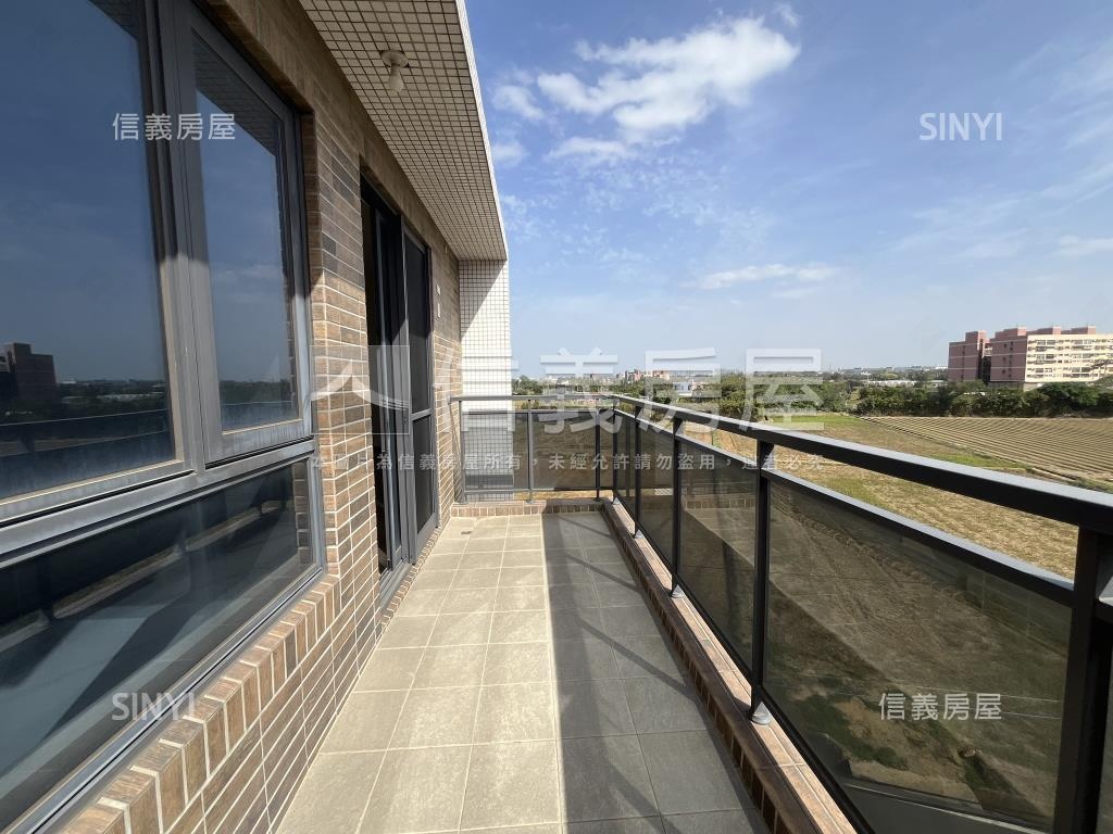 全新擁萃裝潢電梯別墅Ａ房屋室內格局與周邊環境