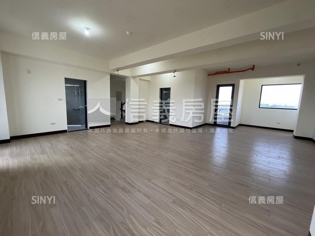 全新擁萃裝潢電梯別墅Ａ房屋室內格局與周邊環境