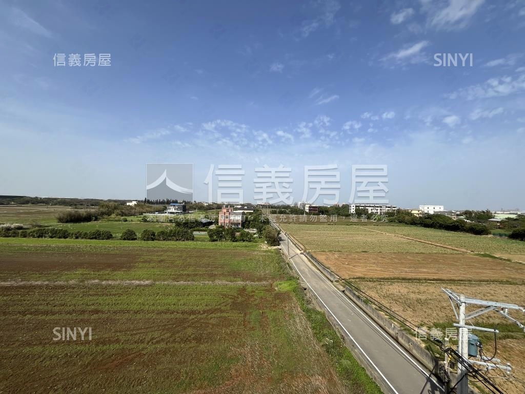 全新擁萃裝潢電梯別墅Ａ房屋室內格局與周邊環境