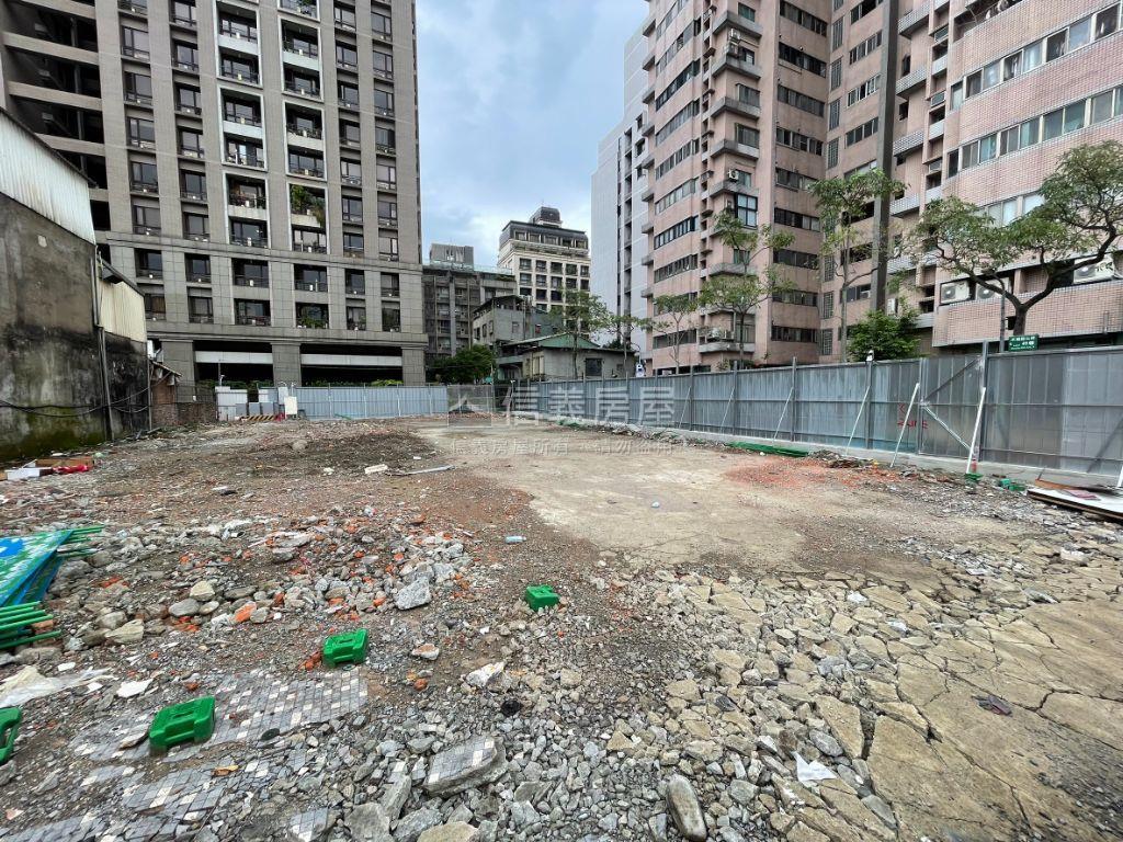 預售）基泰＿象山主人２房房屋室內格局與周邊環境
