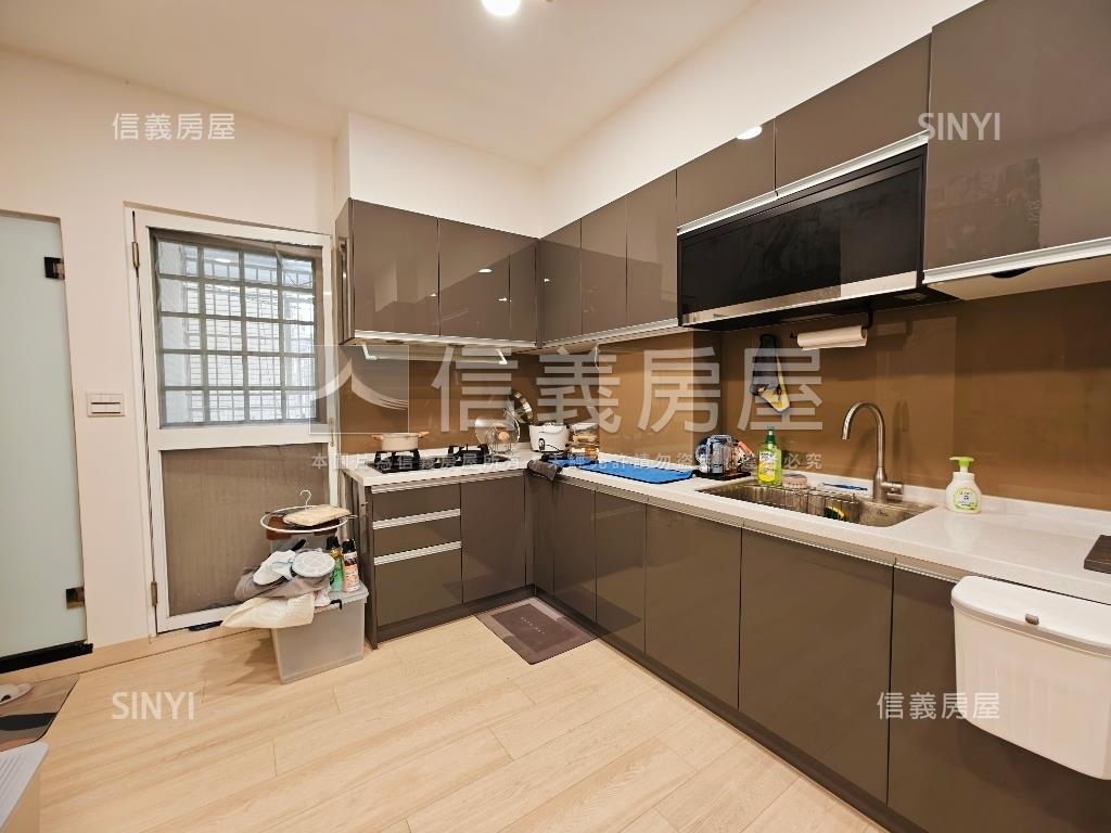 鳳山仰德‧質感車墅房屋室內格局與周邊環境