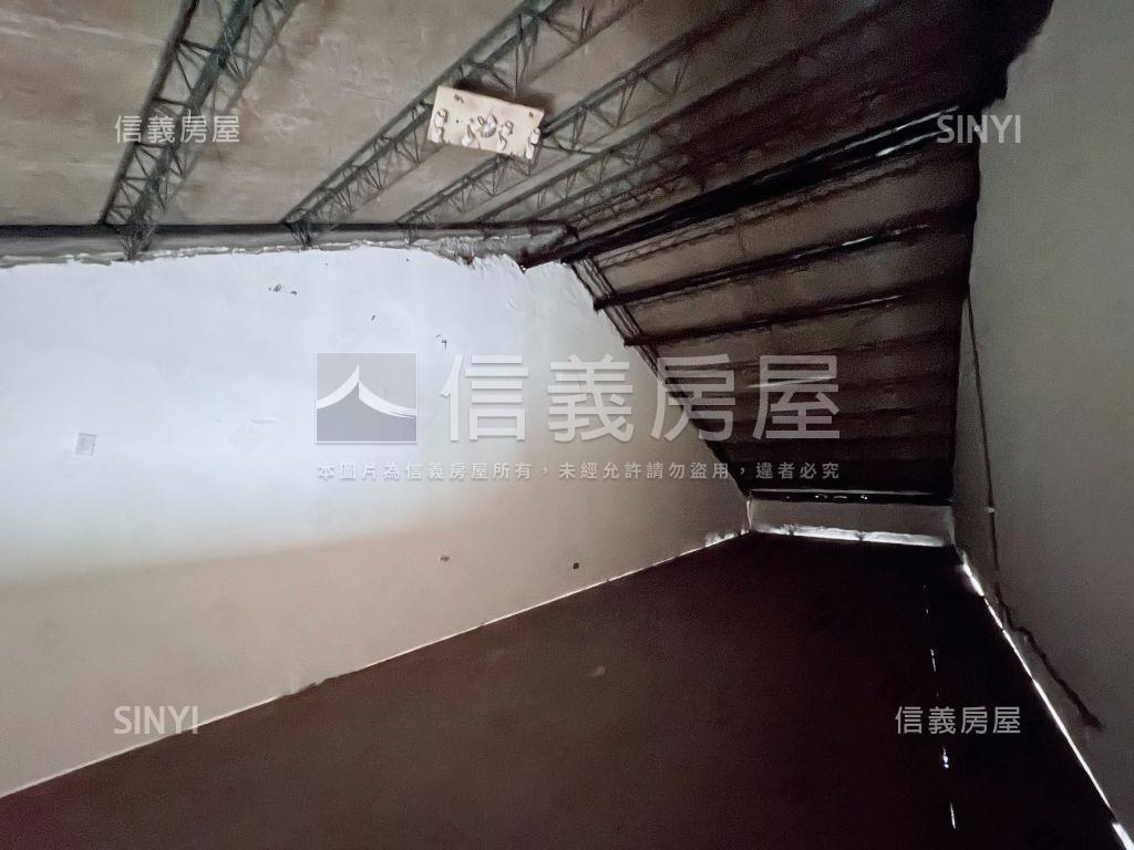 台北車站商四透天金店面房屋室內格局與周邊環境
