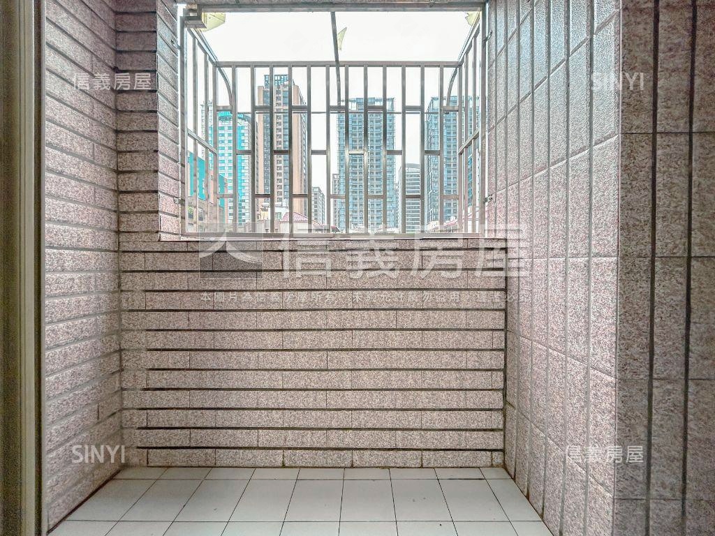 晴日‧安平小資三房車位房屋室內格局與周邊環境