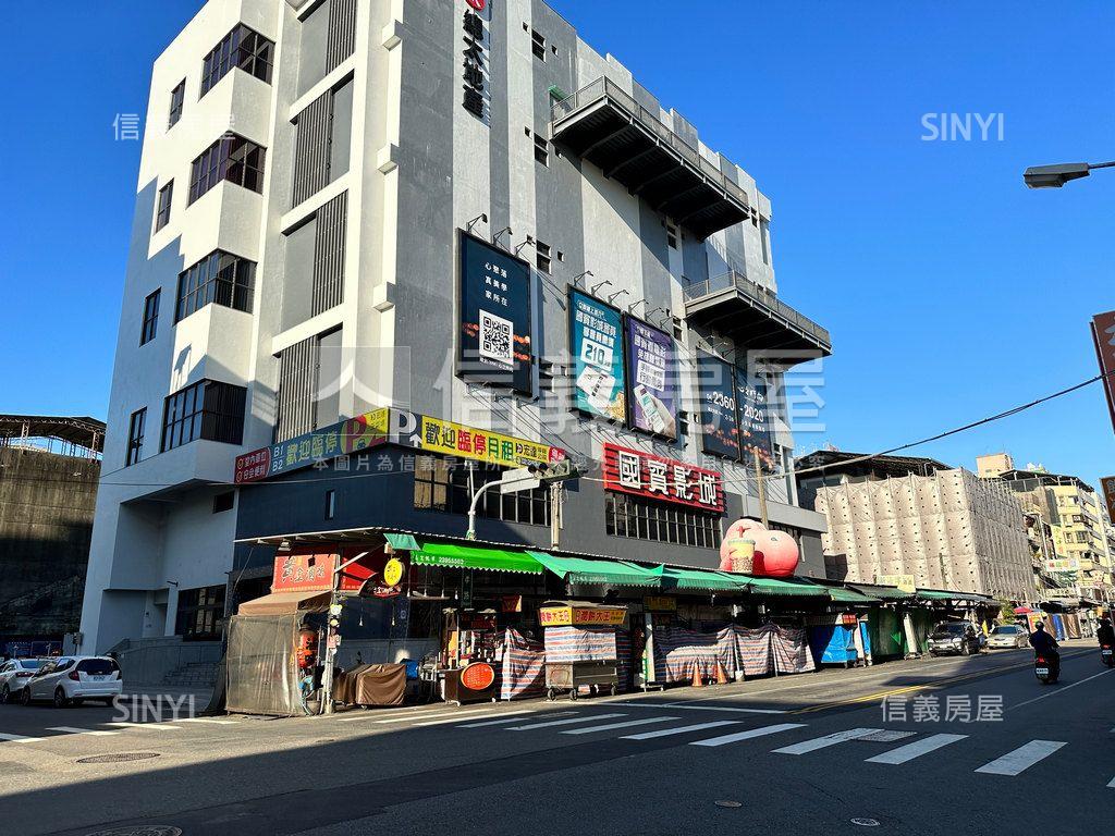 忠孝旁前後出入大面寬店面房屋室內格局與周邊環境