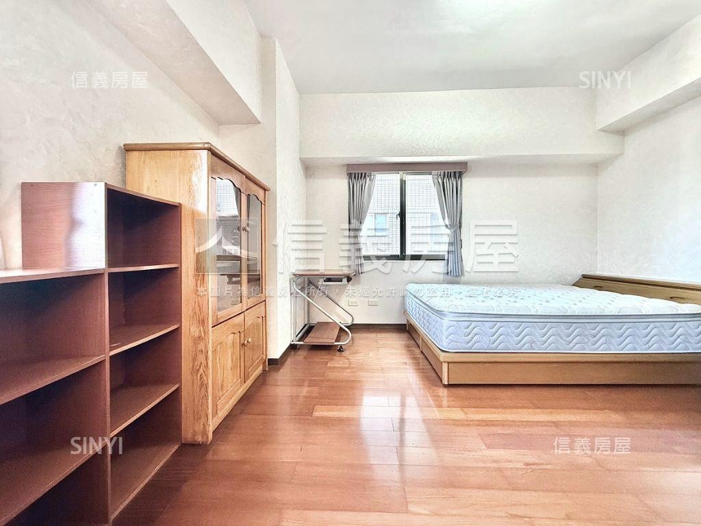 大地交響稀有四房雙平車位房屋室內格局與周邊環境