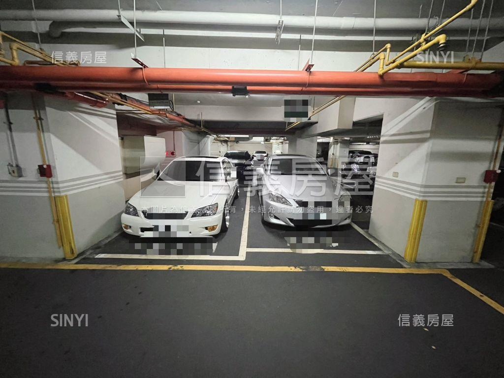 大地交響稀有四房雙平車位房屋室內格局與周邊環境